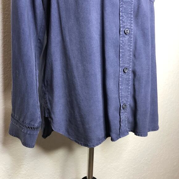 Anthropologie Cloth & Stone dark blue eyelet trim button down top size Medium - Picture 3 of 15